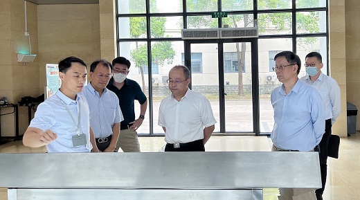 浦东新区区委副书记单少军一行莅临仁会生物调研