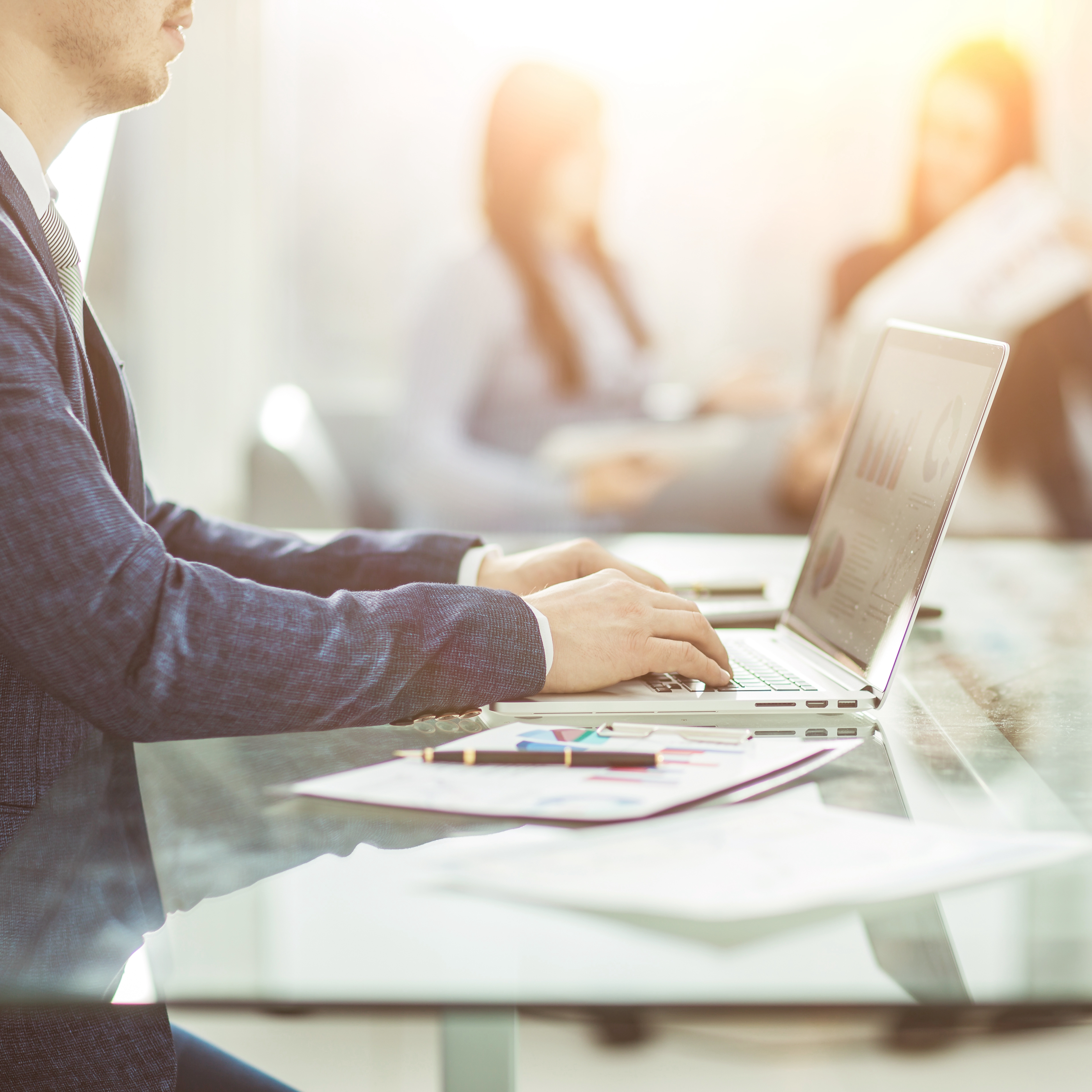 关于续聘会计师事务所的公告